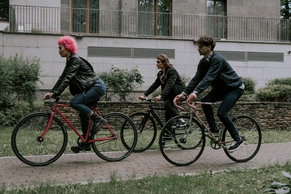 What are the benefits of integrating AI into the UK's health services?